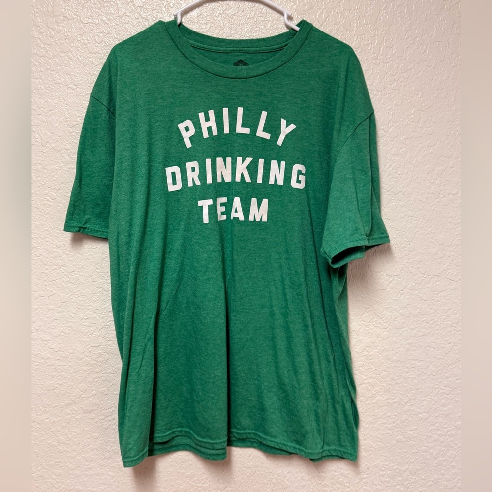 PHILLY DRINKING TEAM Men's Green T-Shirt - Picture 2 of 15